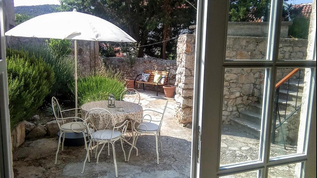 D House Authentic Zlarin House, Relaxing Courtyard And Terrace Villa Room photo